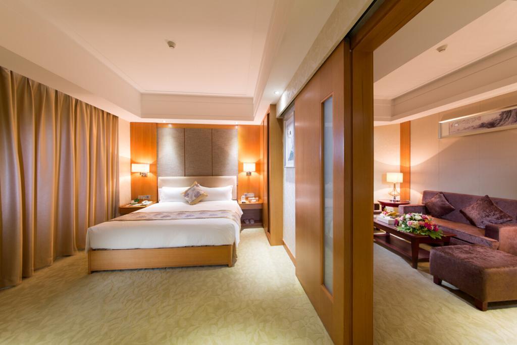 The Grand Plaza Hotel Ji'an  Exterior foto