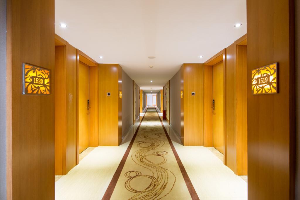 The Grand Plaza Hotel Ji'an  Exterior foto